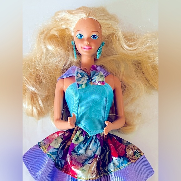 Barbie - Picture 4 of 10